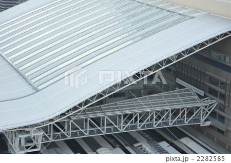 JR大阪駅　大屋根と空中通路 2282585
