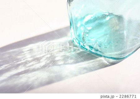 アンティークの小瓶 アンティークの小瓶 2286771