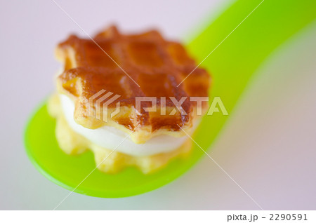 ミニチュアケーキ 背景白 ミニチュアケーキ 背景白 2290591