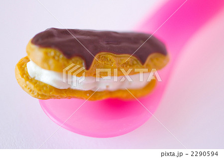 ミニチュアケーキ 背景白 ミニチュアケーキ 背景白 2290594