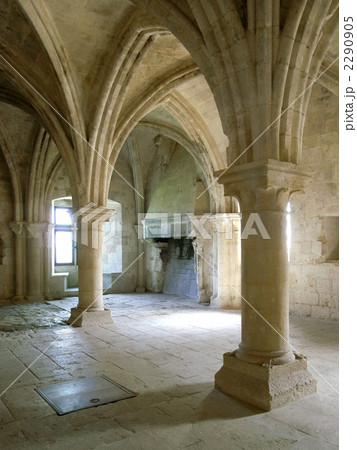 ロマネスクの修道院 ロマネスクの修道院 2290905