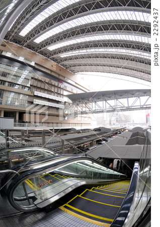 大阪駅の大屋根 2292437