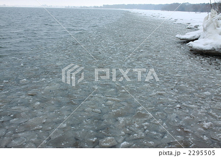 猪苗代湖　しぶき氷 2295505