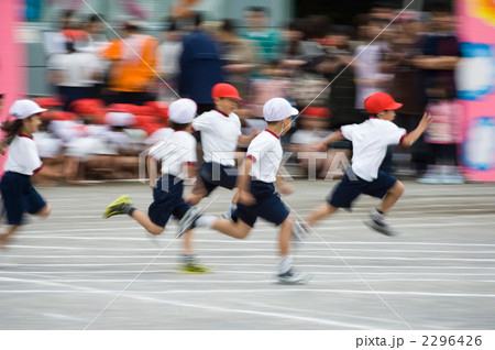 運動会　徒競走 2296426