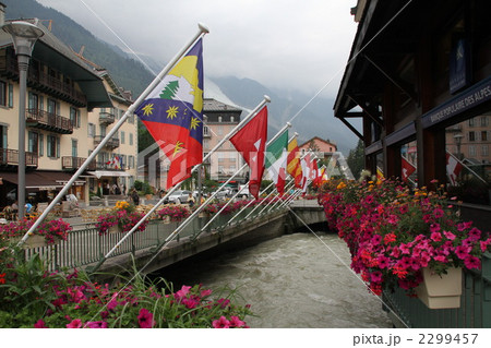 シャモニーの各国旗 2299457