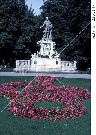 83782　モーツアルト像　ウィーン　オーストリア 2301147