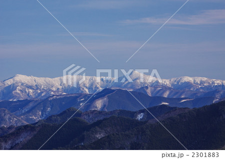 雪の紀伊山地 2301883