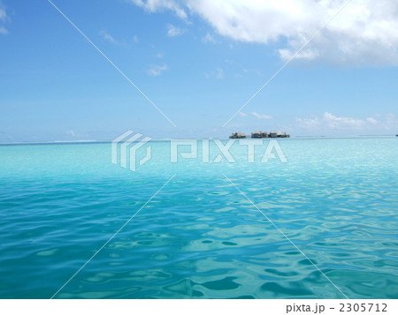 モルディブの青い海 2305712