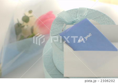 花とプレゼント 2306202