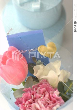 花とプレゼント 2306208