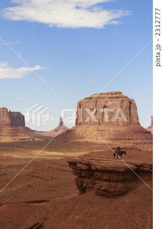 見晴し台のカウボーイ、モニュメントバレー 見晴し台のカウボーイ、モニュメントバレー 2312777