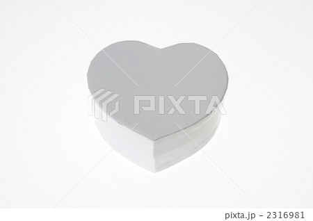 白いハート型の紙ケース 白いハート型の紙ケース 2316981