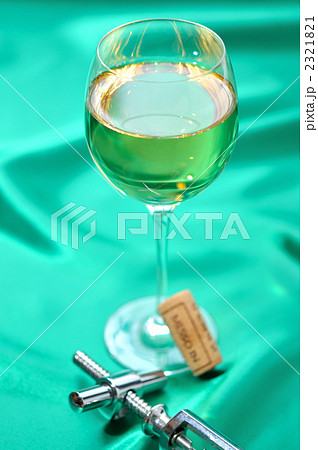 高級白ワインのイメージに。 2321821