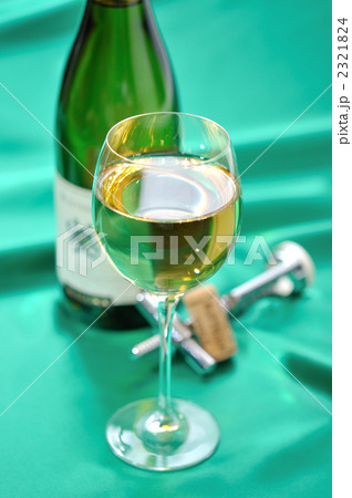 高級白ワインのイメージに。 2321824