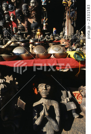 カトマンズ　スワヤンブナート寺院にて 2331583