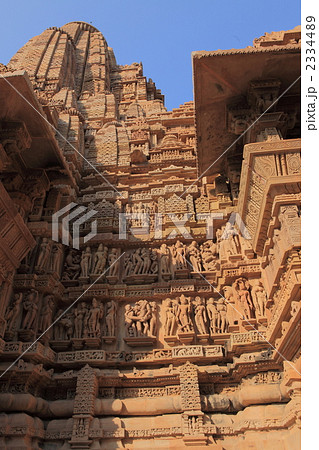 カジュラーホの寺院群　西群のラクシュマナ寺院本堂 2334489