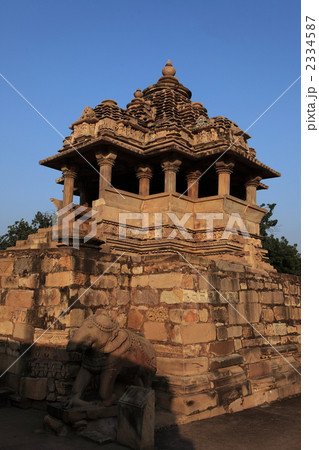 カジュラーホの寺院群　西群のナンディ堂 2334587
