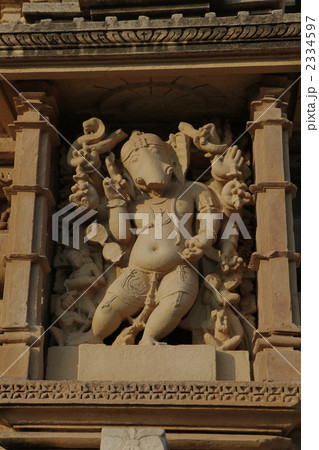 カジュラーホの寺院群 西群のヴィシュワナータ寺院のガネーシャ像 カジュラーホの寺院群 西群のヴィシュワナータ寺院のガネーシャ像 2334597