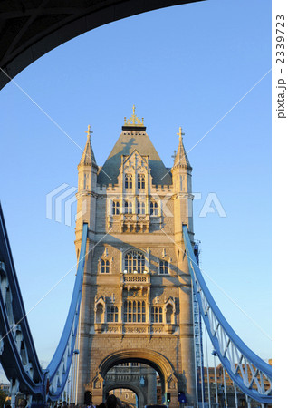 夕暮れのタワーブリッジ 2339723