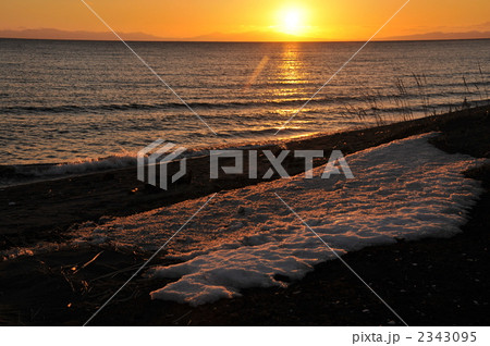 残雪の海岸 2343095