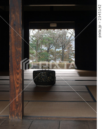 火鉢のある和室 2345142