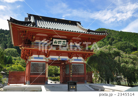 勝尾寺 山門 2345514