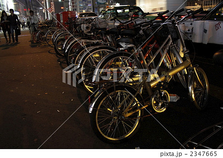 夜の放置自転車 2347665