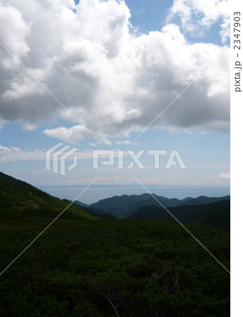 知床峠から見た国後島 2347903