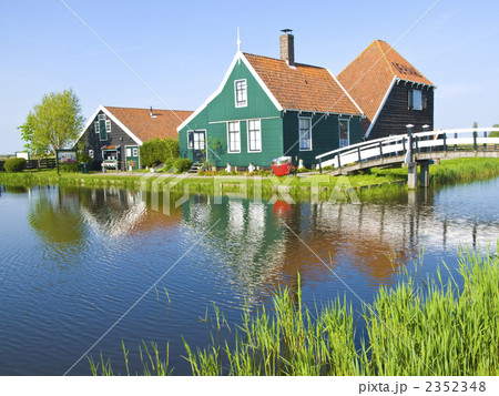 田園風景　運河　水路　オランダ　 2352348