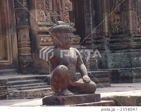 バンテアイ・スレイの石像（シェムリアップ／カンボジア） 2358047