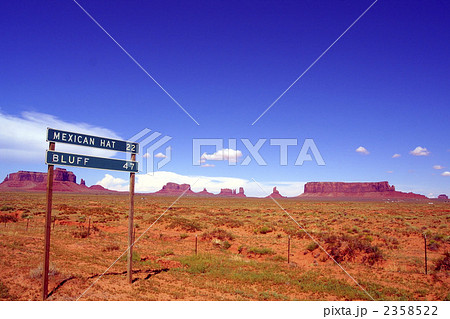 85234　USA　モニュメントバレー 2358522