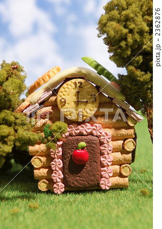 お菓子の家の写真素材