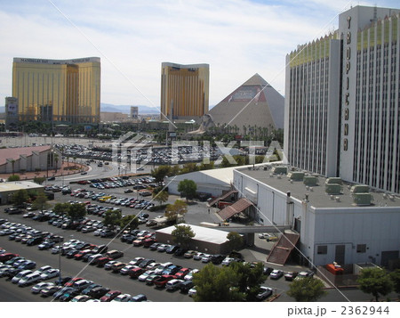 華やかさの外から 2362944