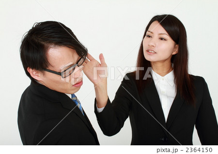 殴るビジネスウーマン 2364150