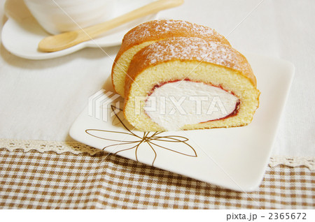 ロールケーキででティータイム ロールケーキででティータイム 2365672
