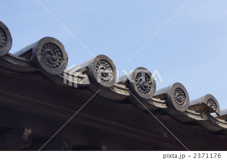 京都建仁寺の軒丸瓦 2371176