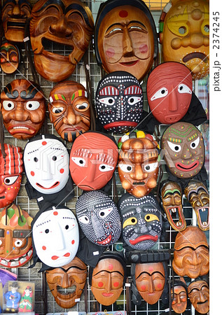 韓国 ソウル伝統工芸の仮面 仁寺洞にての写真素材 [2374245] - PIXTA
