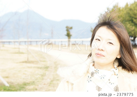 女性 2379775