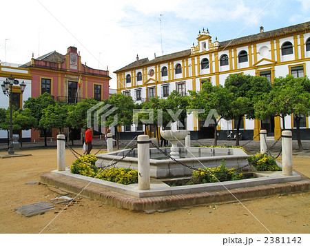 スペイン セビリアのバンデラスのパティオ スペイン セビリアのバンデラスのパティオ 2381142