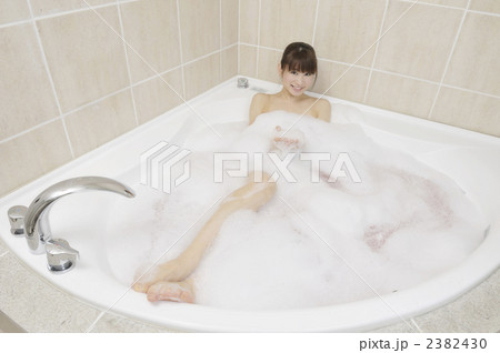 入浴シーンの写真素材