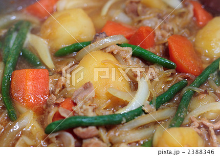 煮込み中の肉じゃが 煮込み中の肉じゃが 2388346