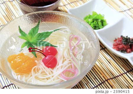 冷麦と薬味のアップ 2390415