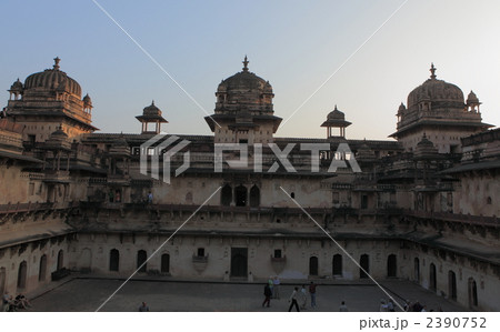 オルチャのジャハーンギール・マハル城郭内部 2390752