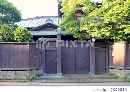門扉に黒塀 門扉に黒塀 2390830
