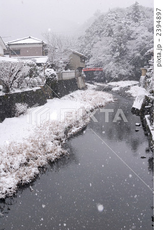 雪降る初瀬川 2394897