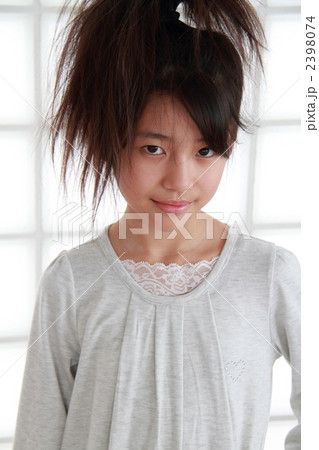 小学生の女の子 2398074