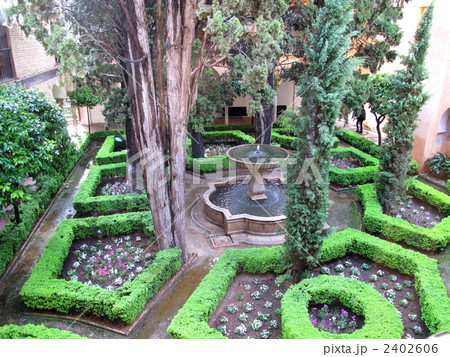 アルハンブラ宮殿　リンダラハの庭 2402606