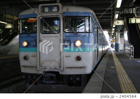 115系電車（中央本線）～長野県・松本駅にて 2404564