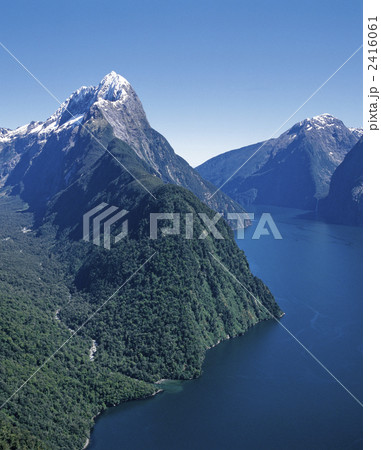 ミルフォードサウンド マイター峰空撮 ミルフォードサウンド マイター峰空撮 2416061