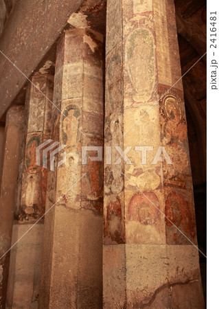 アジャンタ石窟　第１０窟内部列柱 2416481